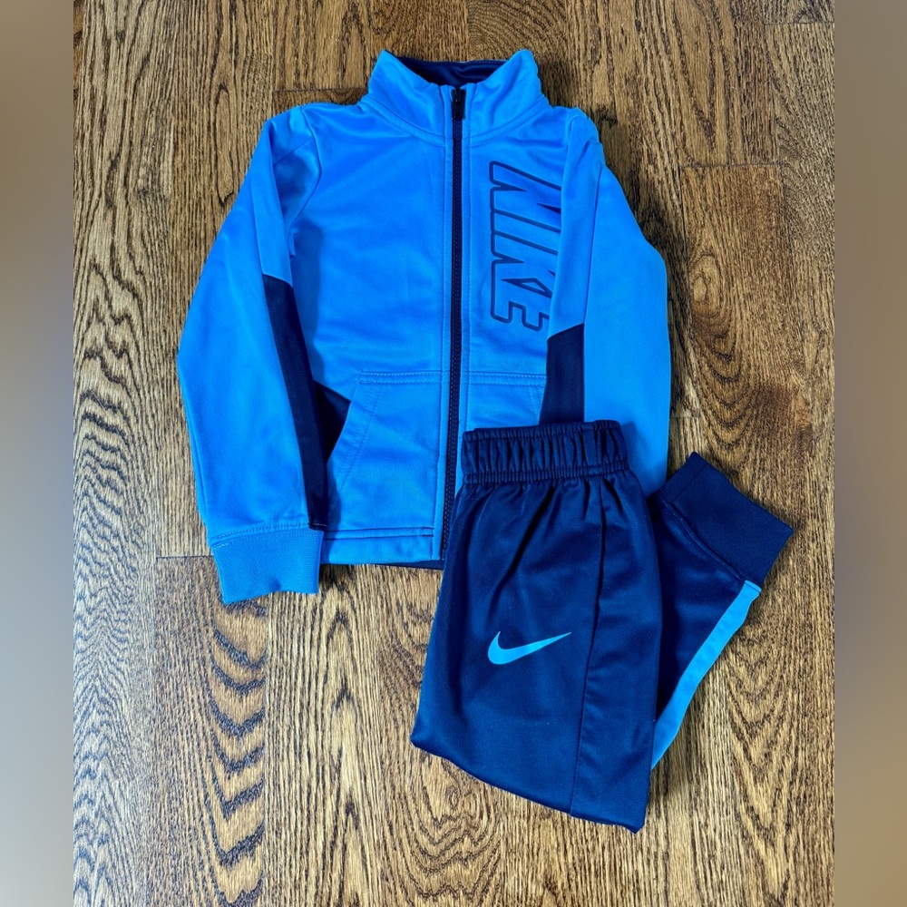 Toddler Nike Tracksuit. Size 3T.